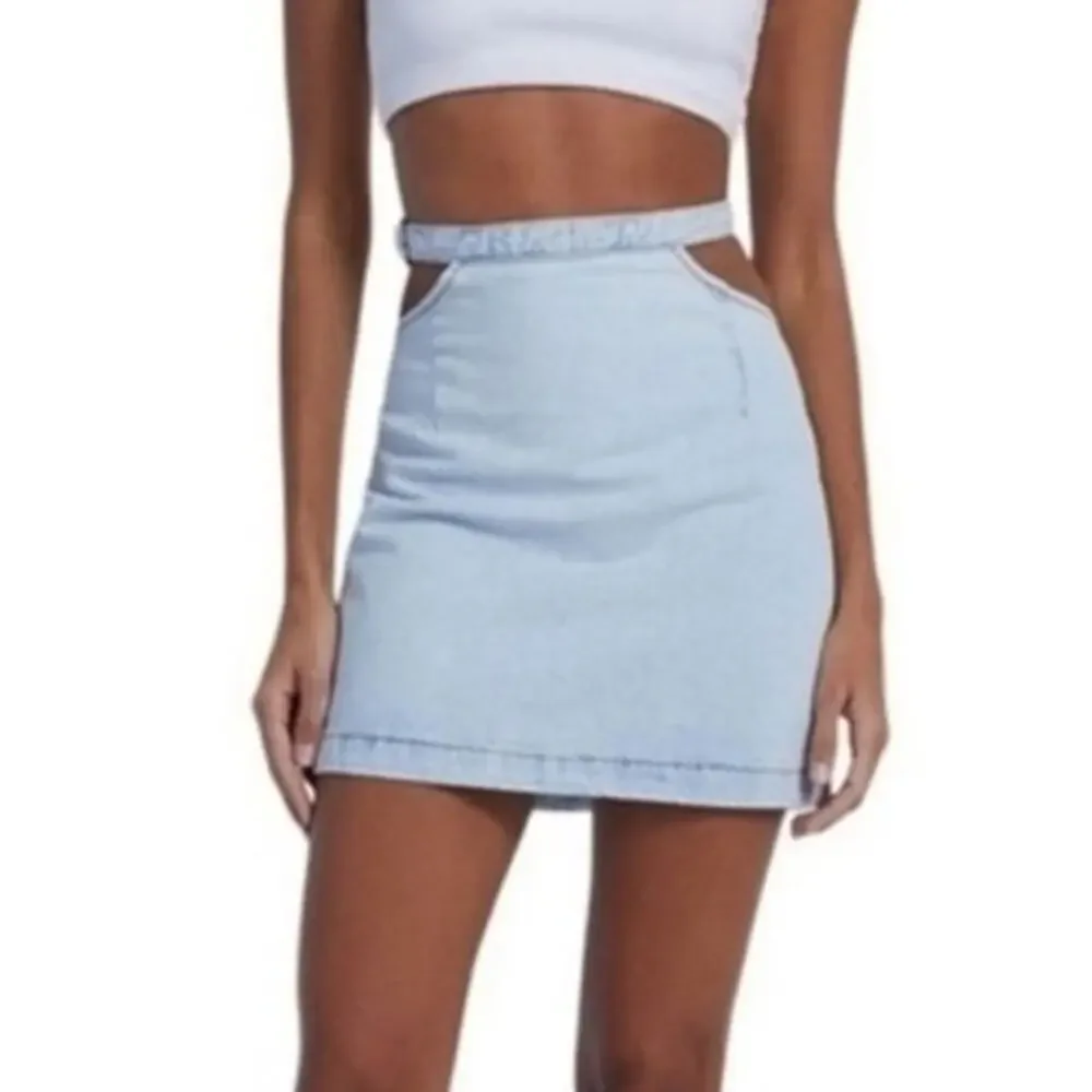 Weworewhat Indigo Cut Out Mini Skirt Size M Light Wash Denim Casual Beachy NWT